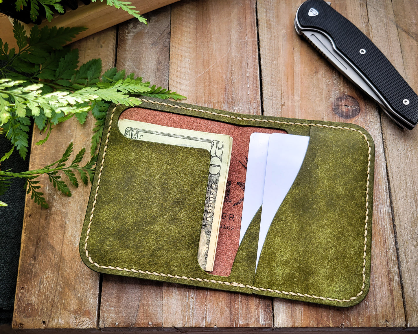 Stevens minimalist bifold | Tobacco and Green