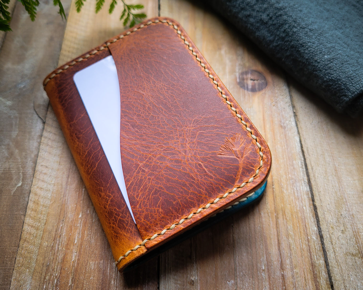 Stevens minimalist bifold | Cognac and Turquoise