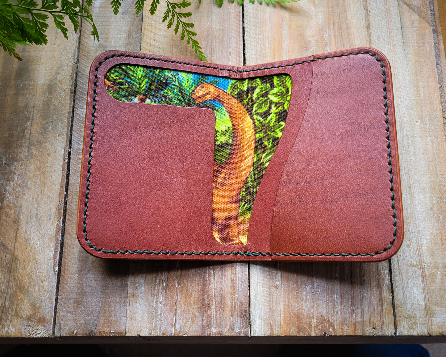 Stevens minimalist bifold | Brachiosaur